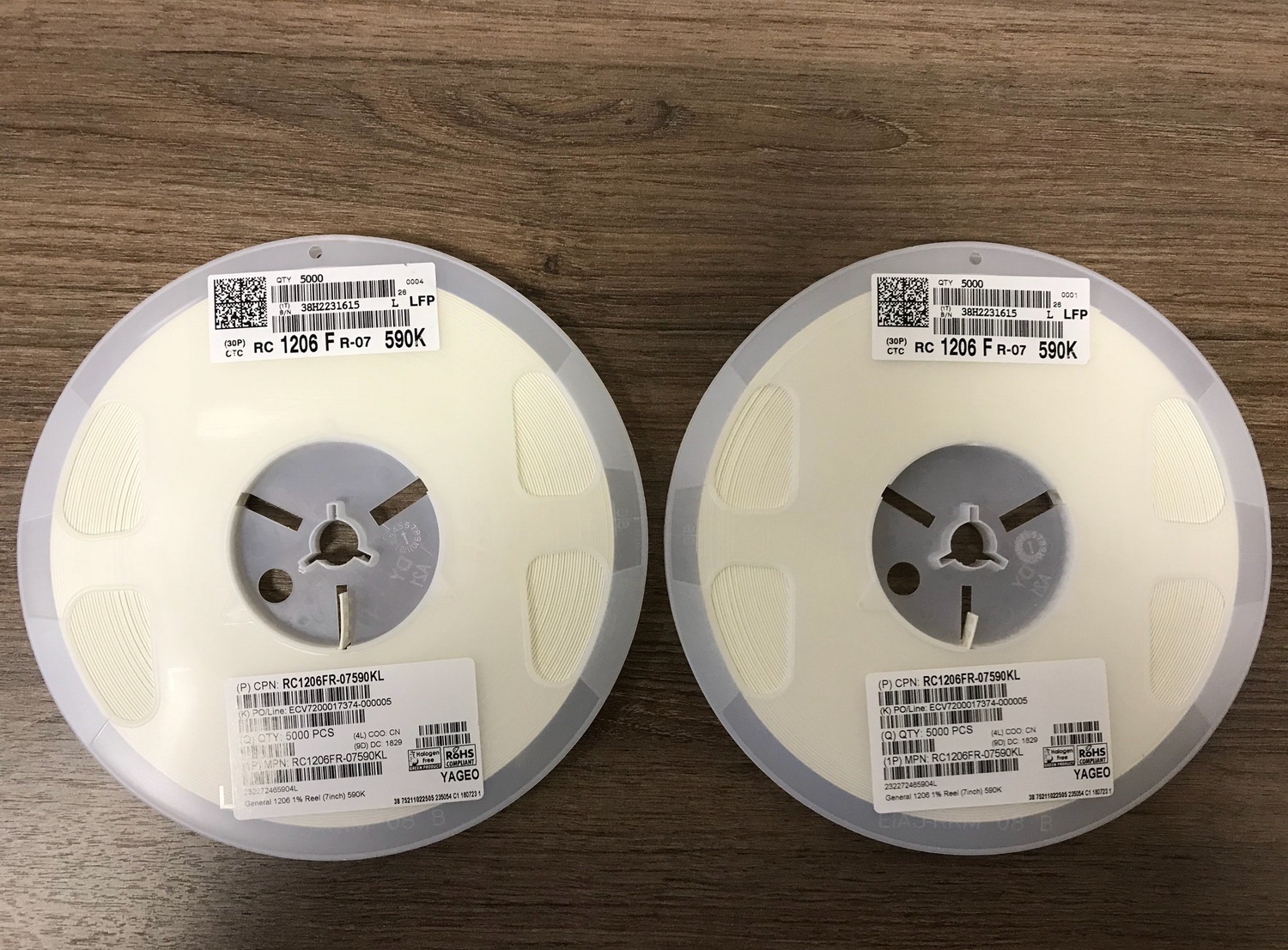 резистор Yageo RC1206FR-07590KL 1206 590K Ohm 1% 0.25W 10 тыс RC1206FR-07590KL
